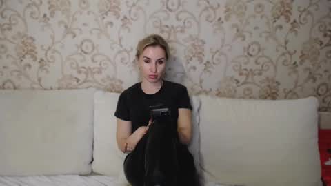 Snapshot of rose__shine chatting on January 27, 2:13 pm rose  shine online show from January 27, 2:13 pm