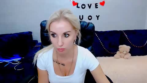 Snapshot of rose__shine chatting on September 11, 11:32 am rose  shine online show from September 11, 11:32 am