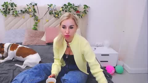 Snapshot of rose__shine chatting on September 13, 10:26 am rose  shine online show from September 13, 10:26 am