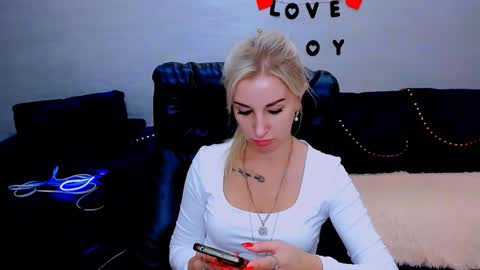 Snapshot of rose__shine chatting on September 26, 10:08 am rose  shine online show from September 26, 10:08 am