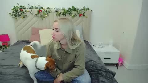 Snapshot of rose__shine chatting on October 2, 2:35 pm rose  shine online show from October 2, 2:35 pm