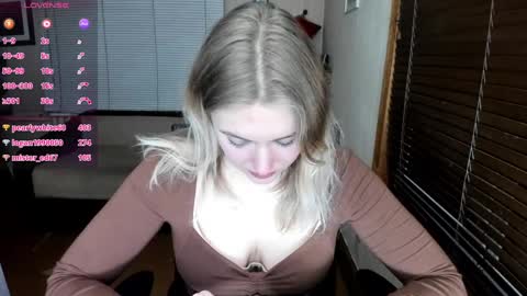 Snapshot of rose_brooks chatting on January 14, 9:51 pm Rose but u can call me princess online show from January 14, 9:51 pm