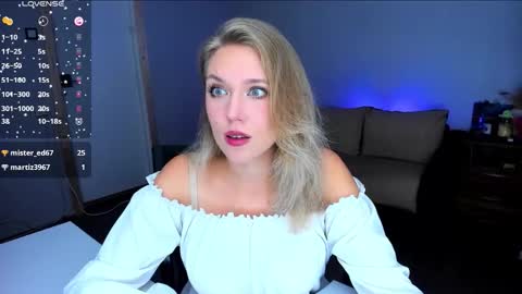 Snapshot of rose_brooks chatting on September 26, 7:40 pm Rose but u can call me princess online show from September 26, 7:40 pm