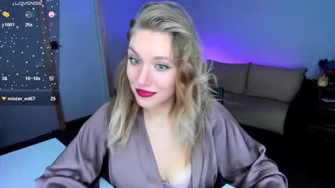 Snapshot of rose_brooks chatting on December 4, 7:44 pm Rose but u can call me princess online show from December 4, 7:44 pm