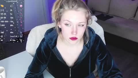 Snapshot of rose_brooks chatting on June 1, 8:21 pm Rose but u can call me princess online show from June 1, 8:21 pm