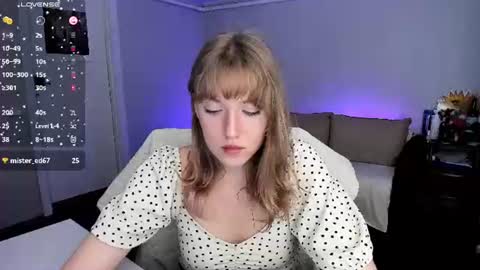 Snapshot of rose_brooks chatting on July 1, 8:19 pm Rose but u can call me princess online show from July 1, 8:19 pm