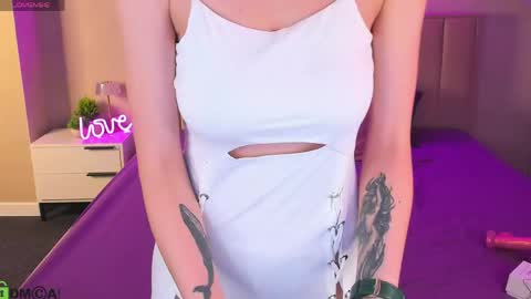 Snapshot of rose_dixon chatting on June 3, 11:21 pm Kimberlly online show from June 3, 11:21 pm
