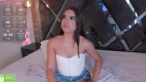Snapshot of rose_evans__ chatting on July 23, 8:18 pm Rose online show from July 23, 8:18 pm