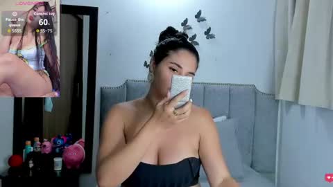 Snapshot of rose_towers4 chatting on July 10, 4:17 am rose_towers4 online show from July 10, 4:17 am
