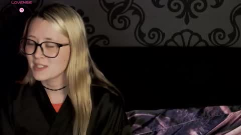 Kinky Inky online show from December 20, 2:18 am