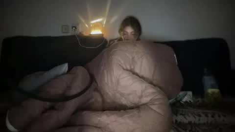 Snapshot of rosea_champagne chatting on October 2, 8:16 pm Rose and the Collector online show from October 2, 8:16 pm