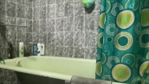 Snapshot of rosea_champagne chatting on October 21, 1:45 pm Rose and the Collector online show from October 21, 1:45 pm