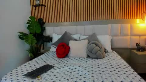 roseaurora online show from November 18, 12:53 pm