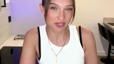 Bella  online show from September 26, 3:16 pm