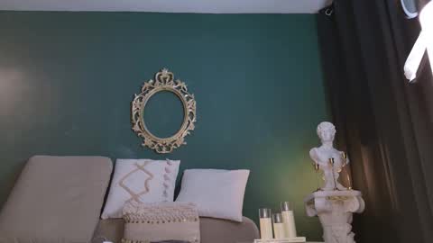 Snapshot of rosedelic chatting on December 20, 10:11 am rosedelic online show from December 20, 10:11 am