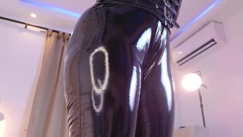 Snapshot of rosedelic chatting on January 12, 2:39 am rosedelic online show from January 12, 2:39 am