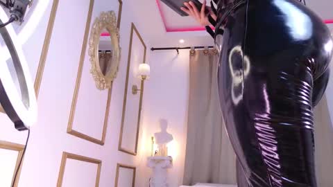 Snapshot of rosedelic chatting on January 17, 1:10 am rosedelic online show from January 17, 1:10 am