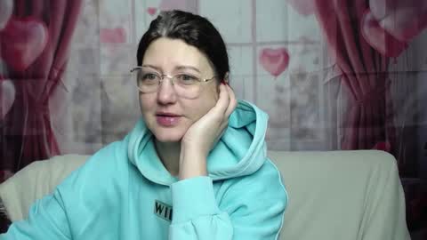 RoseHille online show from February 8, 6:17 am