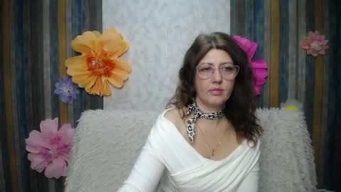 RoseHille online show from April 19, 5:07 am