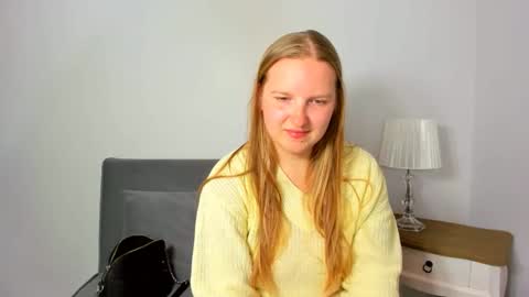 Snapshot of rosehypnotic chatting on April 14, 6:03 pm Rose online show from April 14, 6:03 pm