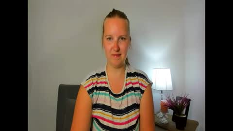 Snapshot of rosehypnotic chatting on May 11, 5:32 pm Rose online show from May 11, 5:32 pm