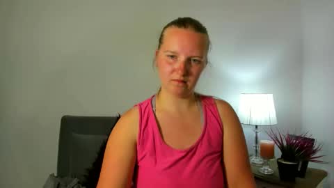 Snapshot of rosehypnotic chatting on May 14, 5:53 pm Rose online show from May 14, 5:53 pm