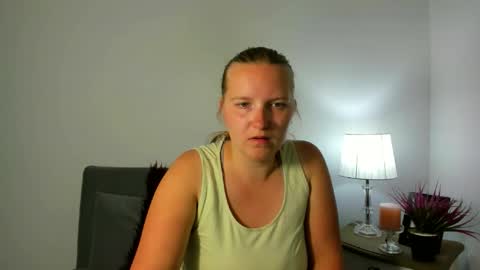 Snapshot of rosehypnotic chatting on May 21, 5:42 pm Rose online show from May 21, 5:42 pm