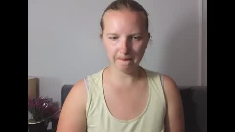 Snapshot of rosehypnotic chatting on May 25, 5:19 pm Rose online show from May 25, 5:19 pm