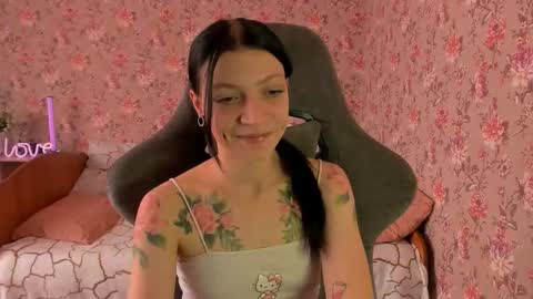 Snapshot of roselolly chatting on October 20, 6:25 am Lola online show from October 20, 6:25 am