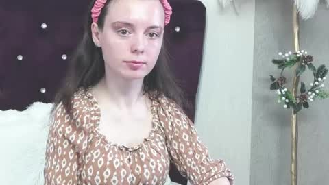 Roselyn online show from April 15, 5:03 am