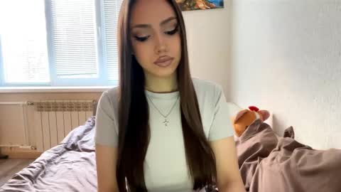 Mimi online show from November 2, 12:18 pm