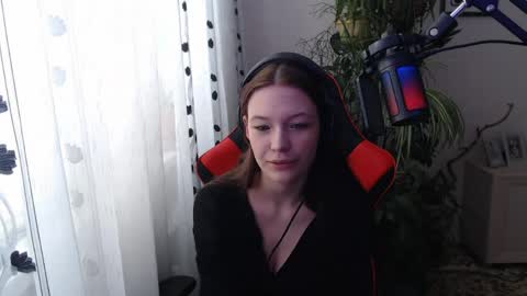 Lina online show from April 4, 11:29 am