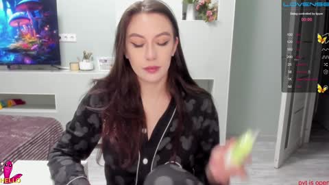 Snapshot of rosepage chatting on December 29, 11:39 pm Julia online show from December 29, 11:39 pm