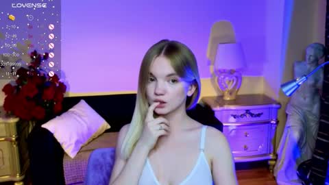 Snapshot of roses_kate chatting on October 8, 12:25 pm Sweety Kate online show from October 8, 12:25 pm