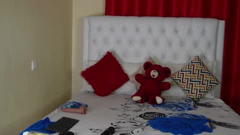 roses_rred online show from March 30, 5:03 pm