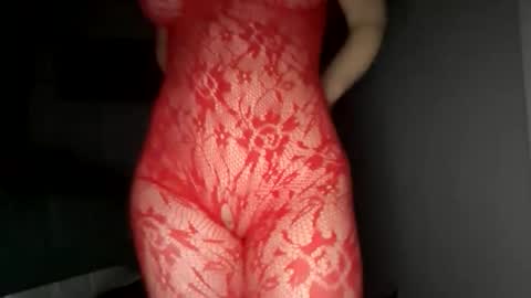 Snapshot of roseyla1 chatting on April 3, 1:25 am roseyla1 online show from April 3, 1:25 am