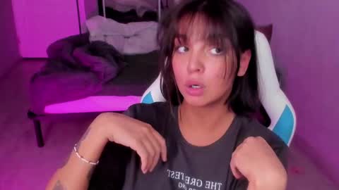 Snapshot of roshelle_xxx chatting on January 22, 10:59 pm Roshelle online show from January 22, 10:59 pm