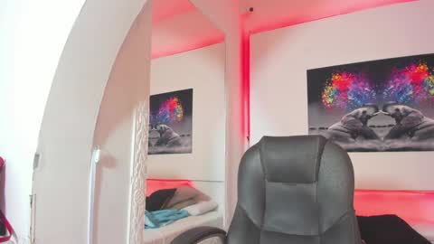 rosi_cooper online show from February 4, 10:43 am