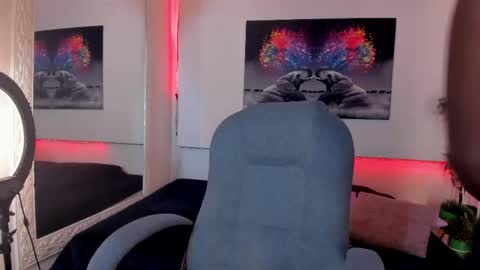 rosi_cooper online show from April 24, 11:34 am