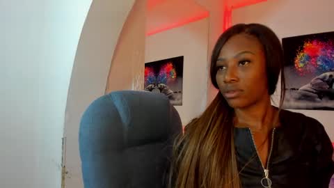 Snapshot of rosi_cooper chatting on April 30, 11:05 am rosi_cooper online show from April 30, 11:05 am