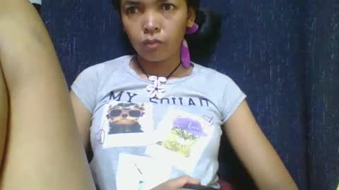 Snapshot of rosia685234 chatting on March 6, 3:35 am rosia685234 online show from March 6, 3:35 am