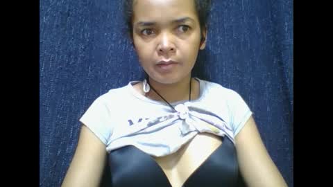 Snapshot of rosia685234 chatting on March 9, 1:37 pm rosia685234 online show from March 9, 1:37 pm