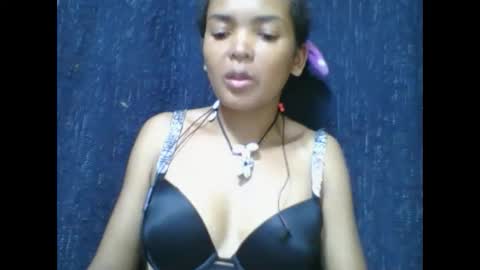 Snapshot of rosia685234 chatting on March 10, 11:42 am rosia685234 online show from March 10, 11:42 am