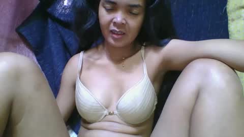 Snapshot of rosia685234 chatting on October 27, 5:00 am rosia685234 online show from October 27, 5:00 am