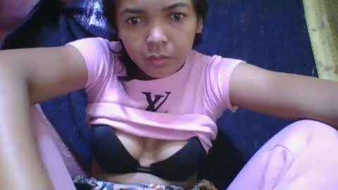 Snapshot of rosia685234 chatting on November 7, 3:06 am rosia685234 online show from November 7, 3:06 am