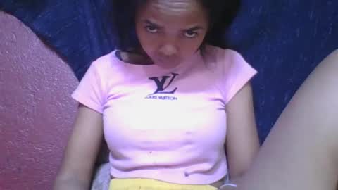 Snapshot of rosia685234 chatting on November 9, 5:50 am rosia685234 online show from November 9, 5:50 am