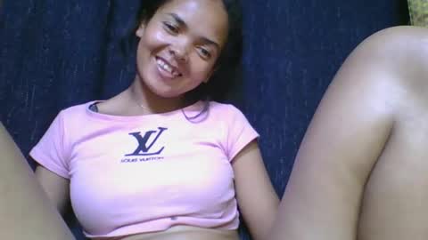 Snapshot of rosia685234 chatting on November 9, 5:55 pm rosia685234 online show from November 9, 5:55 pm