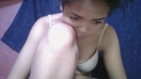 Snapshot of rosia685234 chatting on November 28, 6:49 am rosia685234 online show from November 28, 6:49 am