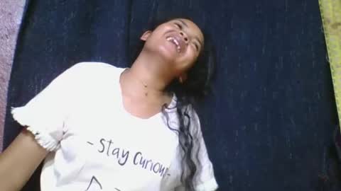 Snapshot of rosia685234 chatting on November 28, 7:27 pm rosia685234 online show from November 28, 7:27 pm