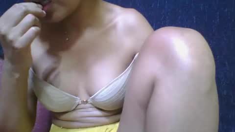 Snapshot of rosia685234 chatting on December 1, 9:58 am rosia685234 online show from December 1, 9:58 am